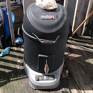 Electric smoker